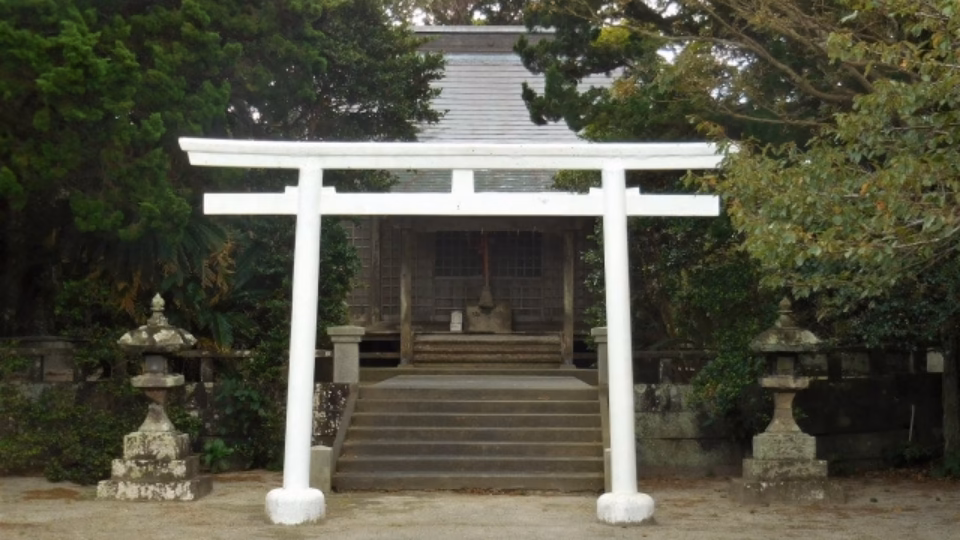 泊神社